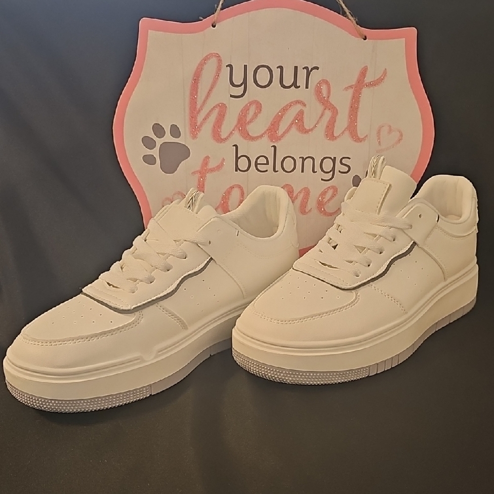 PrettyLittleThing White Sneakers